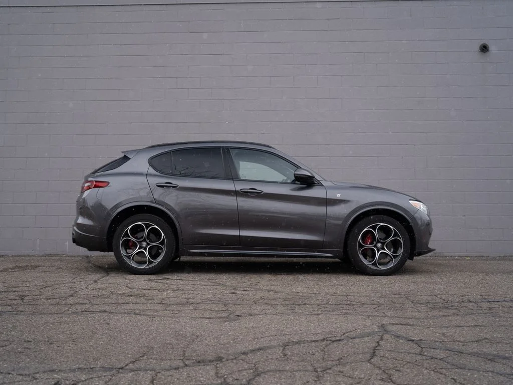 Used 2023 Gray Alfa Romeo Ti image 8