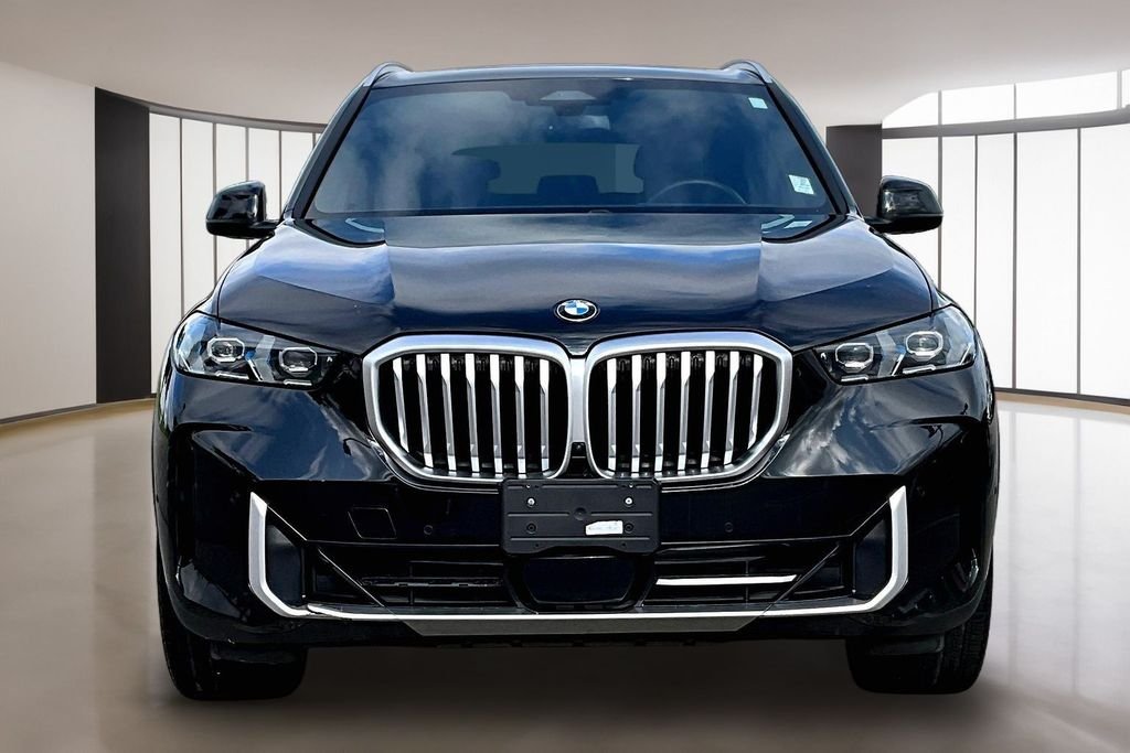 Used 2025 Black BMW sDrive40i image 3