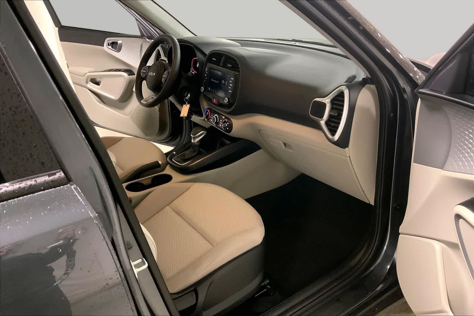 Used 2025 Gravity Gray Kia LX image 8