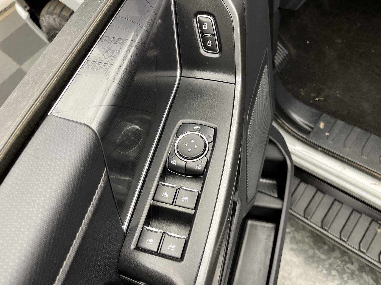 Used 2023 Avalanche Gray Ford XLT image 10