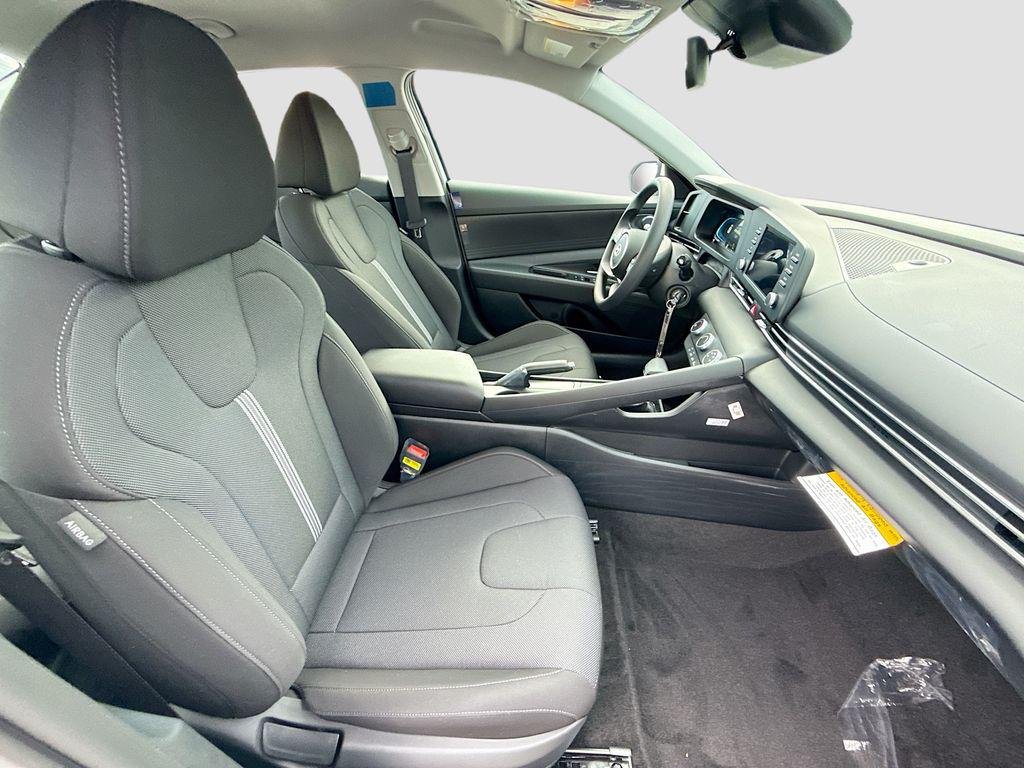 New 2026 Serenity White Hyundai SE image 20