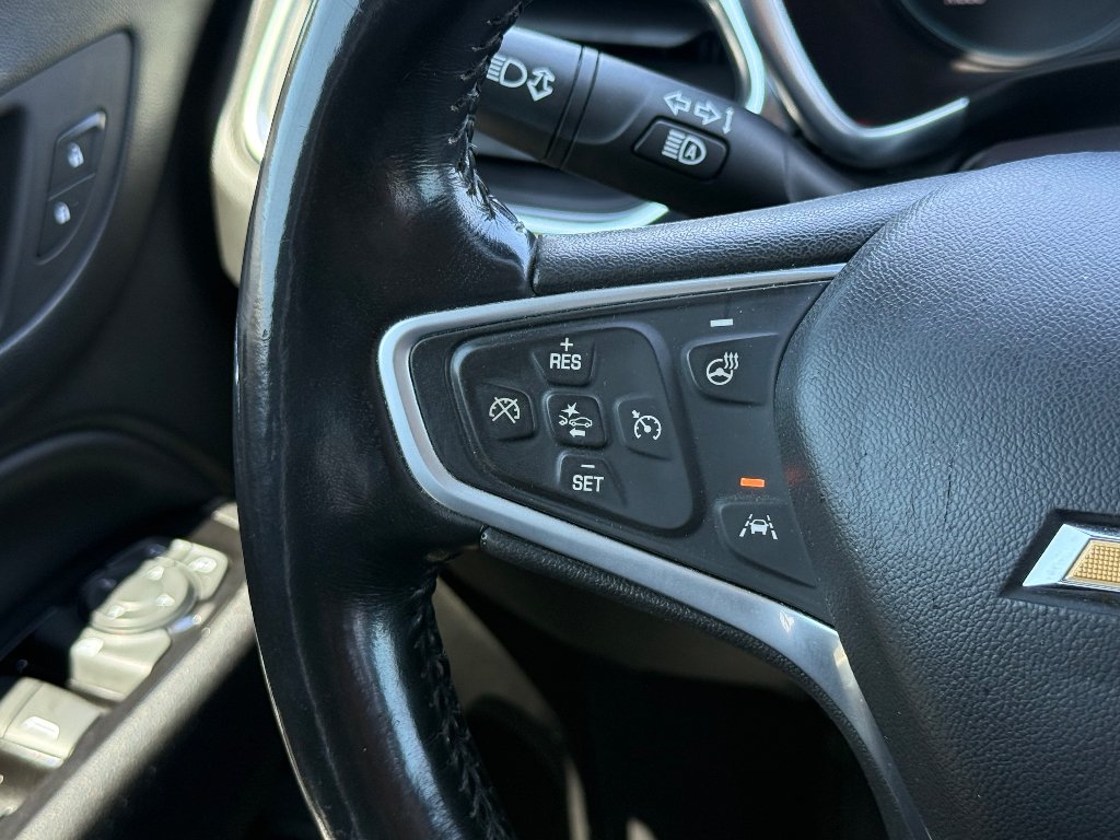 Used 2022 Silver Ice Metallic Chevrolet Premier image 22