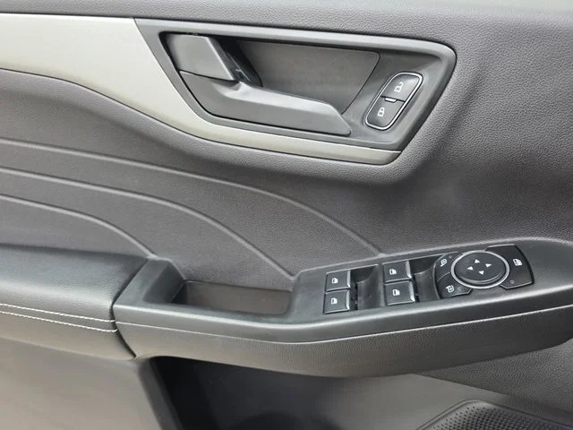 Used 2023 White Ford Active image 25