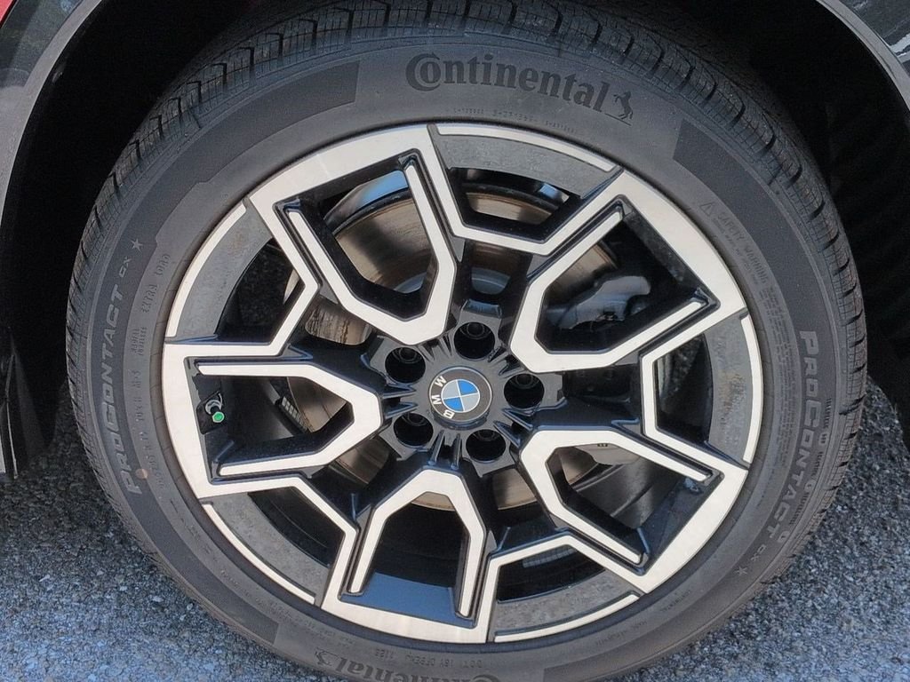 New 2026 Vegas Red Metallic BMW xDrive28i image 11