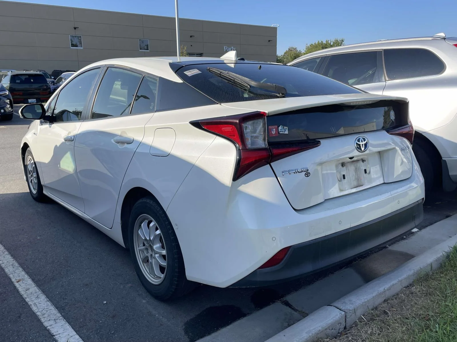 Used 2019 Blizzard Pearl Toyota LE image 3