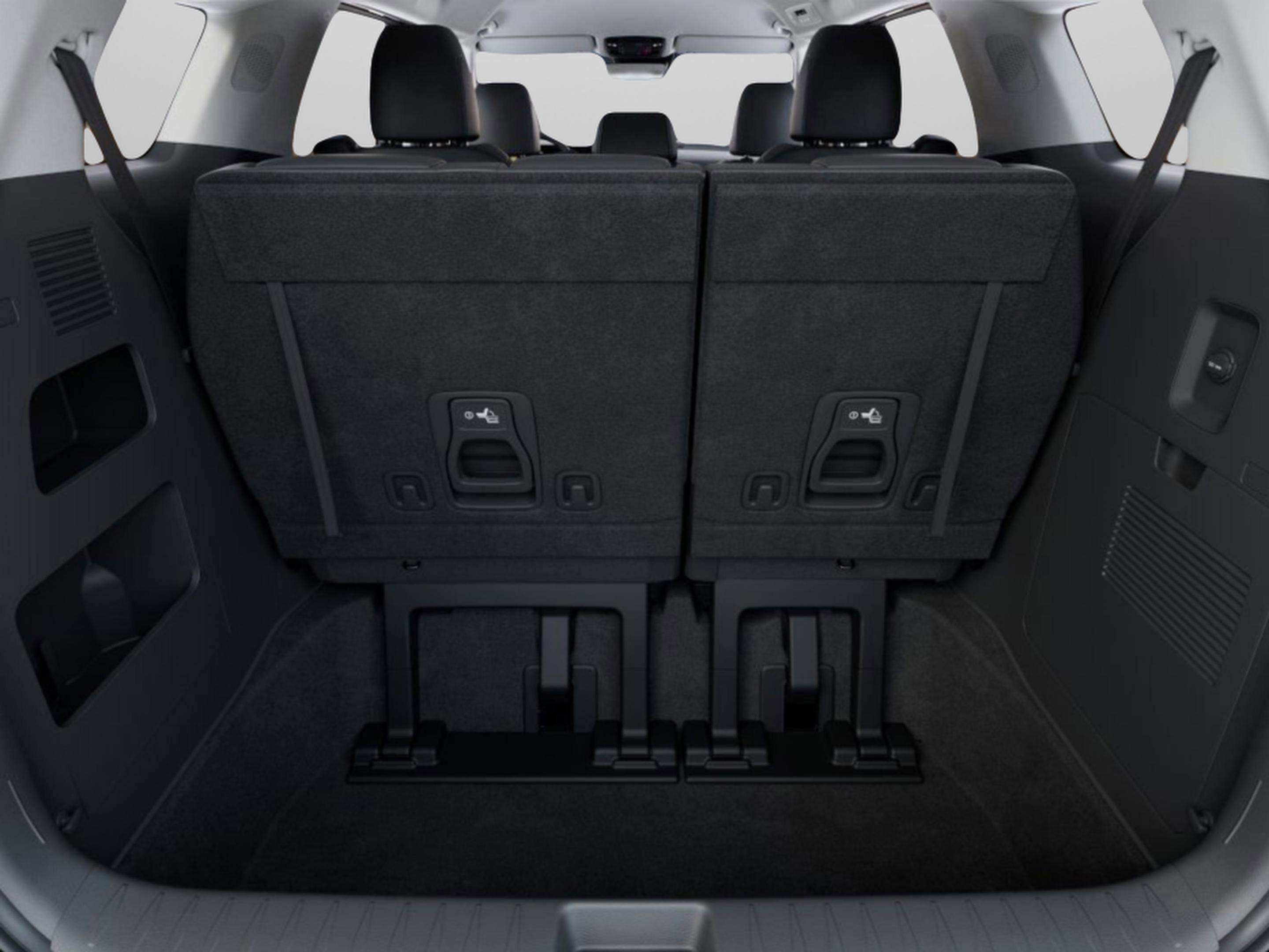 New 2025 Snow White Pearl Kia LXS image 19