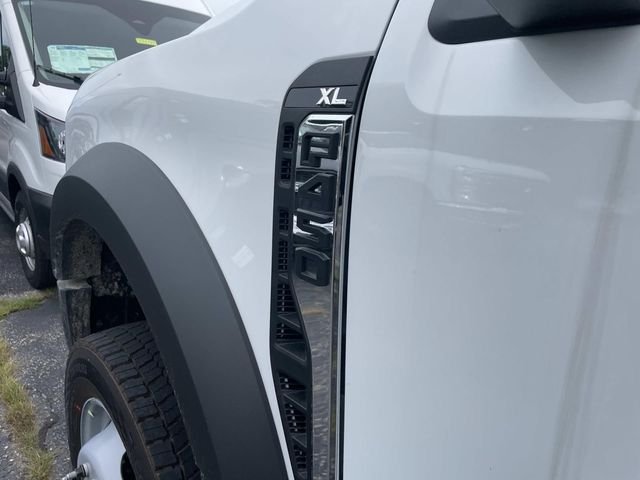New 2026 Oxford White Ford F-450® XL image 5