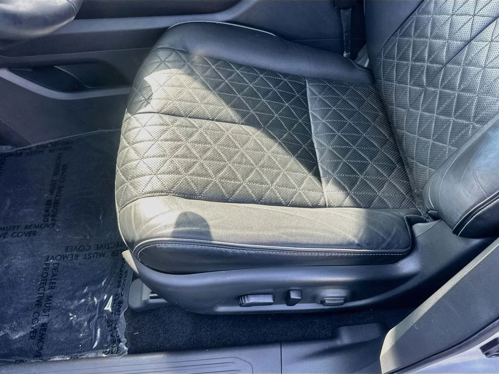Used 2020 Silver Nissan Platinum image 20