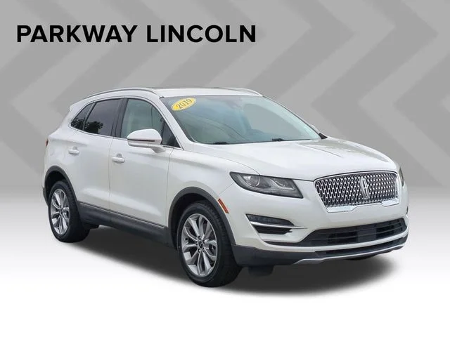 Used 2019 White Lincoln Select image 7