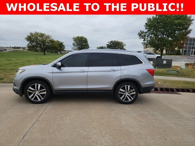 2016 Honda Pilot Elite photo 4