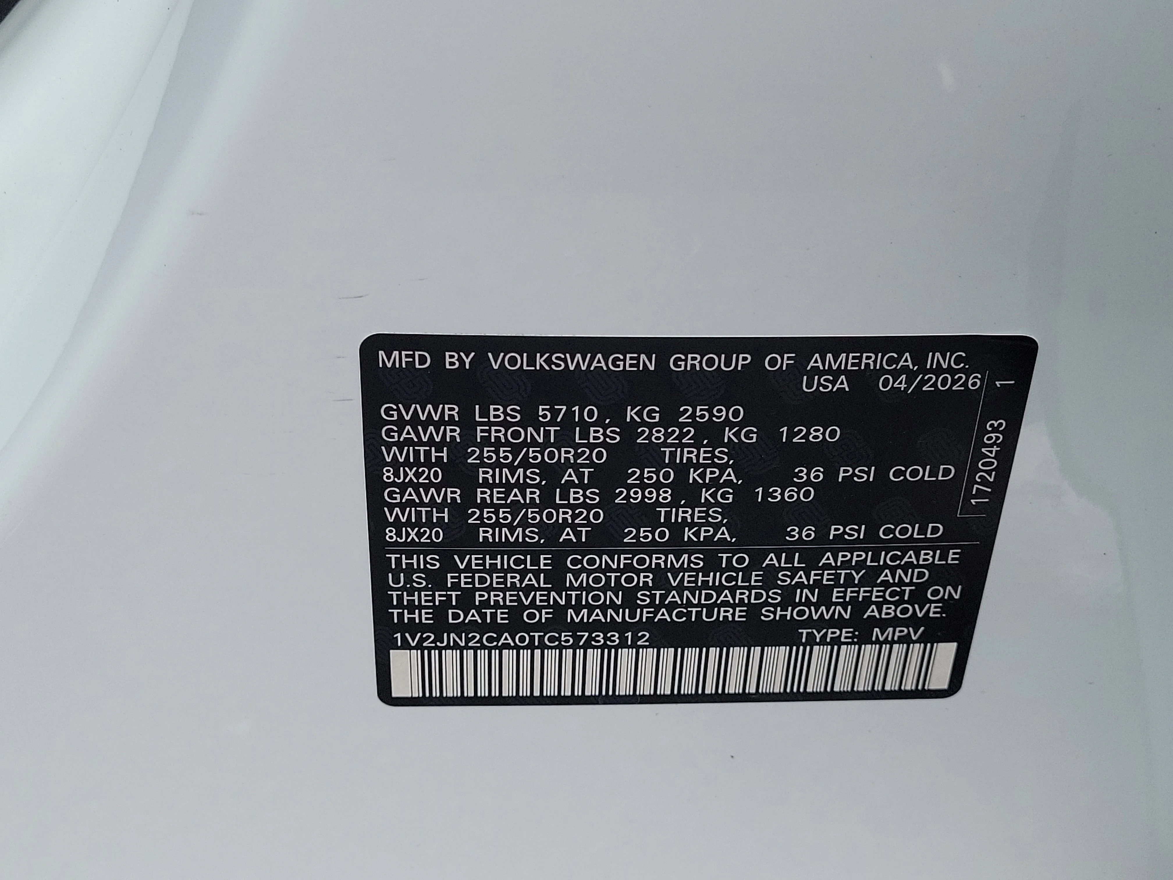New 2026 White Volkswagen SE w/Technology image 32