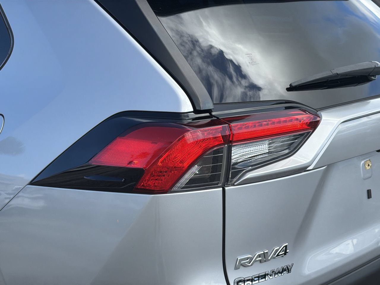 Used 2020 Silver Sky Metallic Toyota XLE Premium image 7