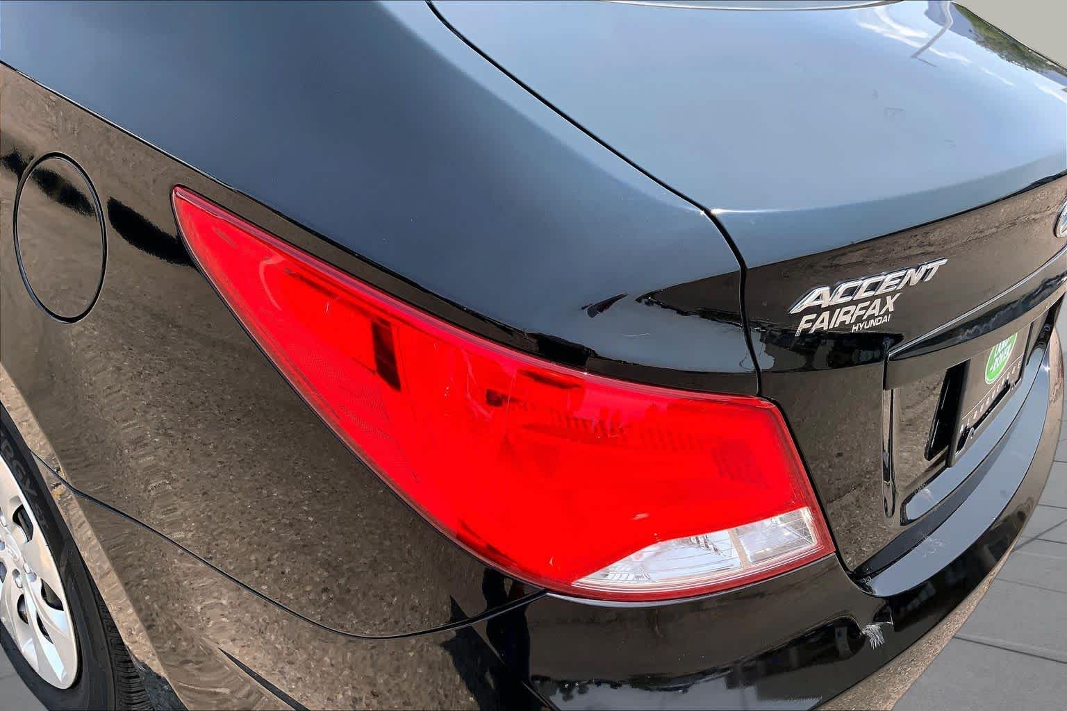 Used 2016 Ultra Black Pearl Hyundai SE image 27