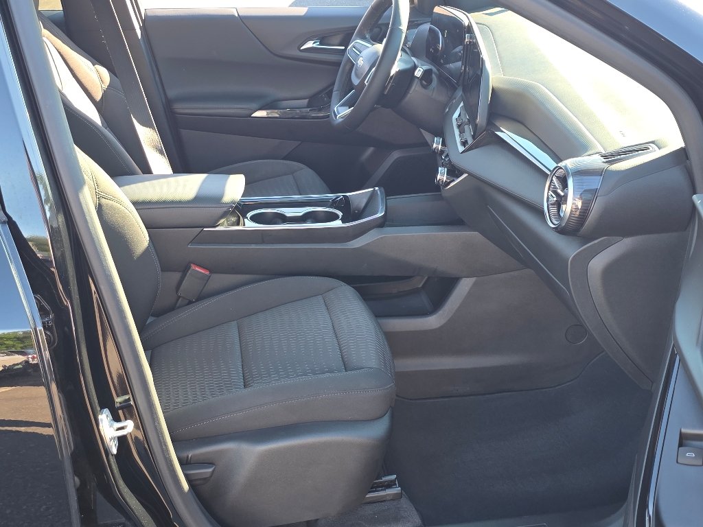 Certified Used 2025 Mosaic Black Metallic Chevrolet LT image 21