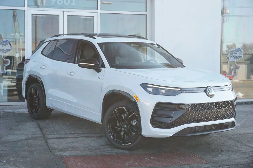 New 2026 White/off-white Volkswagen 2.0T SE R-Line Black image 3
