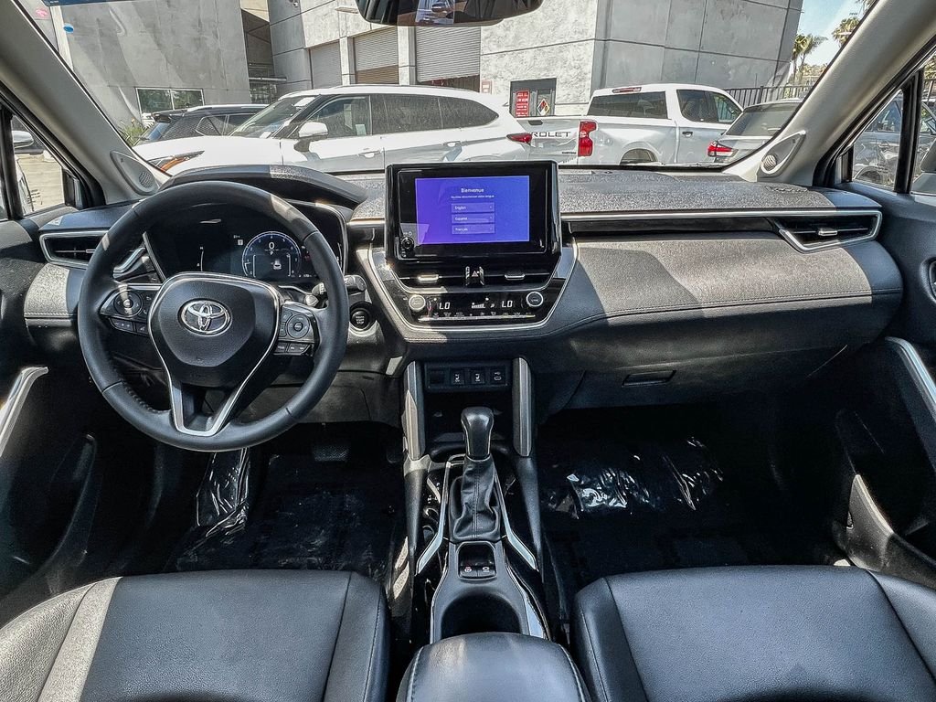 Used 2024  Toyota XLE image 12