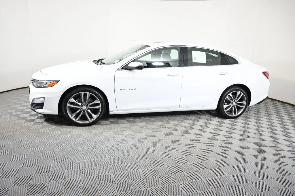 Used 2020 Chevrolet Malibu Premier with VIN 1G1ZE5SX8LF023276 for sale in Forest Lake, MN