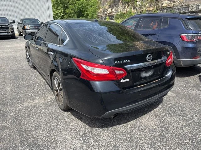 Used 2016 Black Nissan 2.5 SV image 4