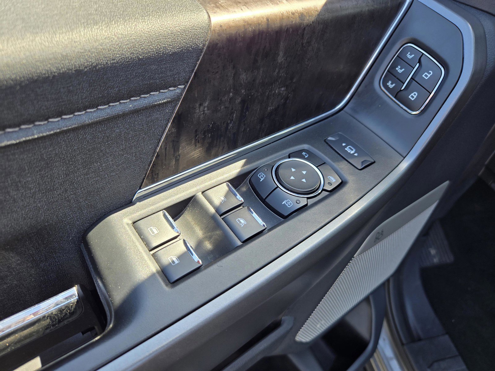 Certified Used 2024 Gray Ford  image 18