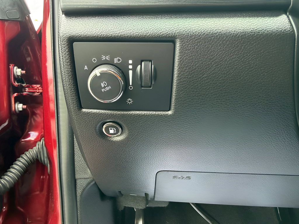 Used 2022 Red Jeep Laredo X image 10