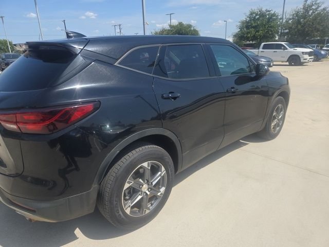 Used 2023  Chevrolet LT image 3