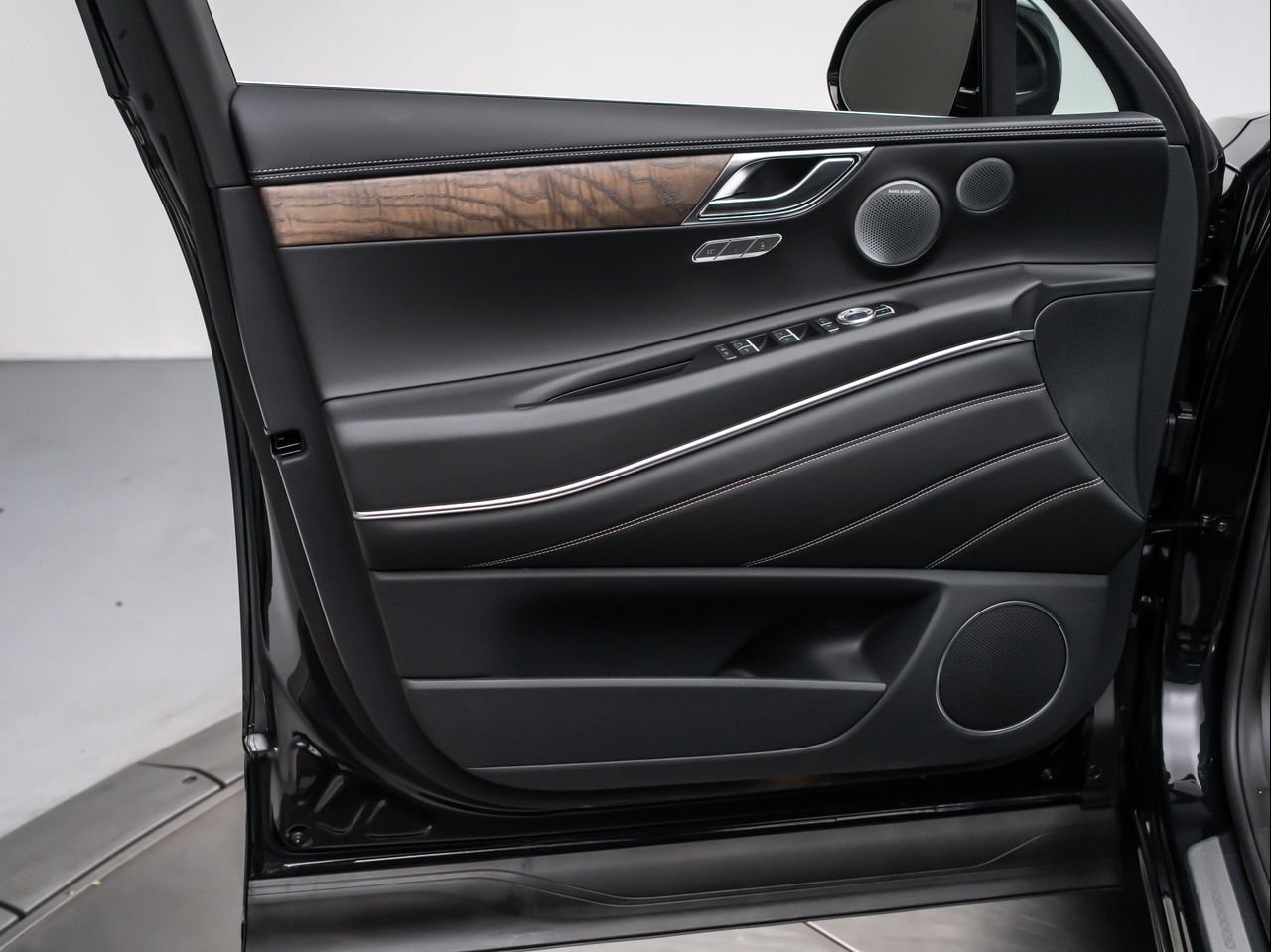 New 2026 Vik Black Genesis 2.5T PRESTIGE image 28