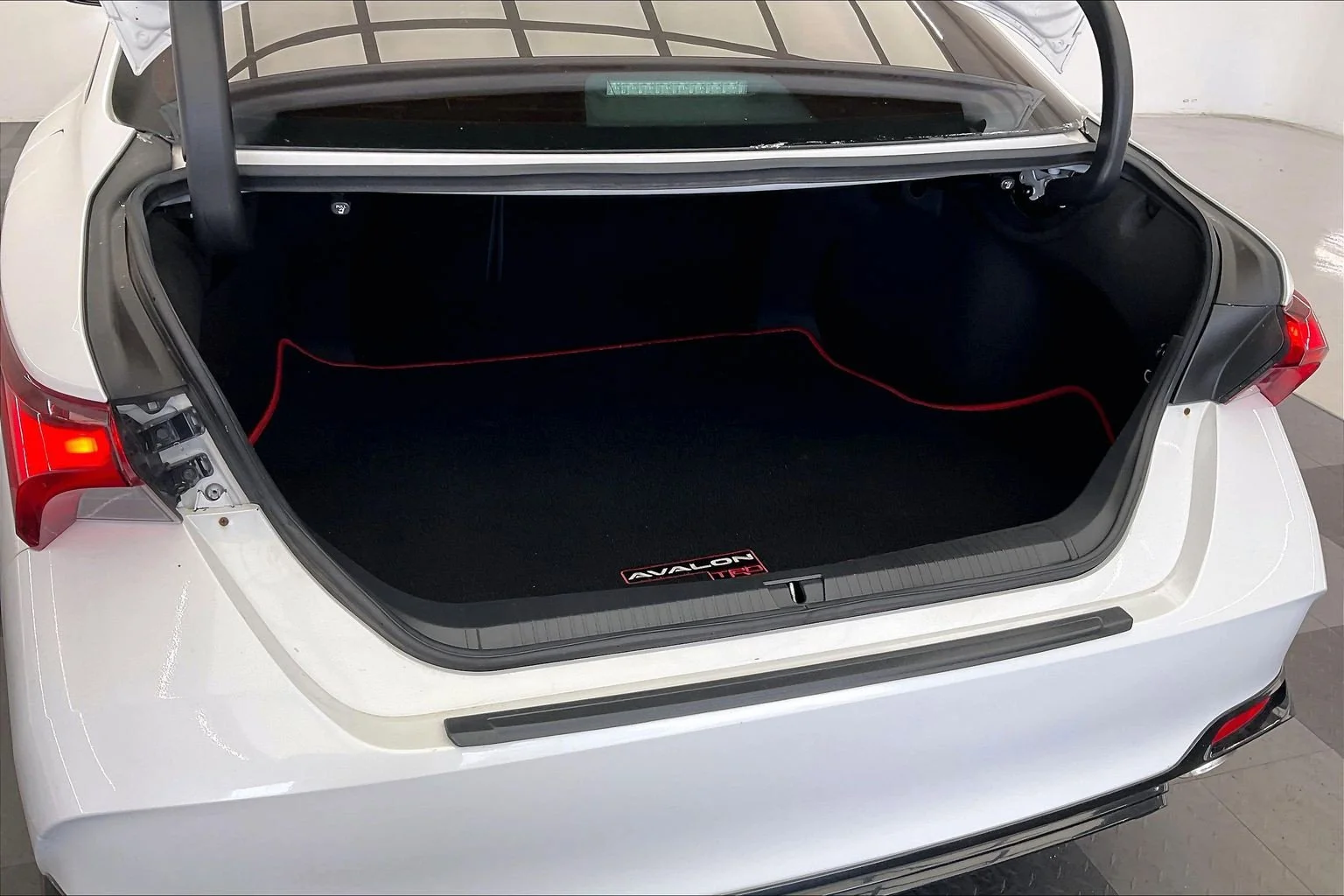 Used 2020 Wind Chill Pearl Toyota TRD image 28