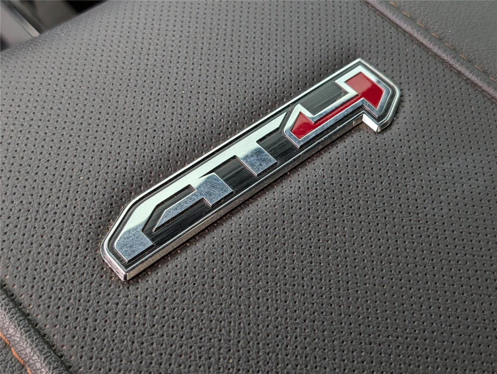 Used 2024 Summit White GMC AT4 image 21