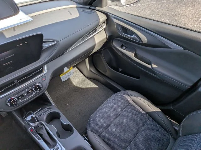 New 2026 Summit White Buick Preferred image 18