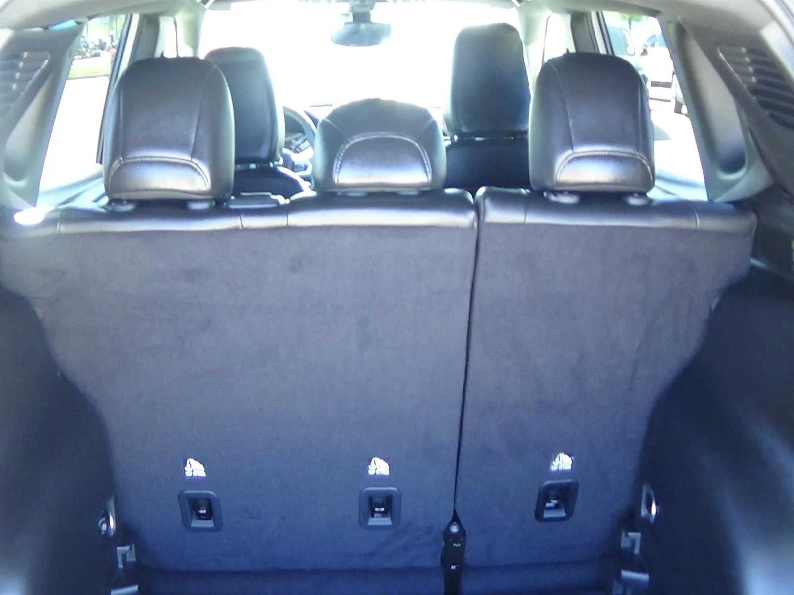 Certified Used 2025 Bright White Clear Coat (pw7) Jeep Latitude image 12