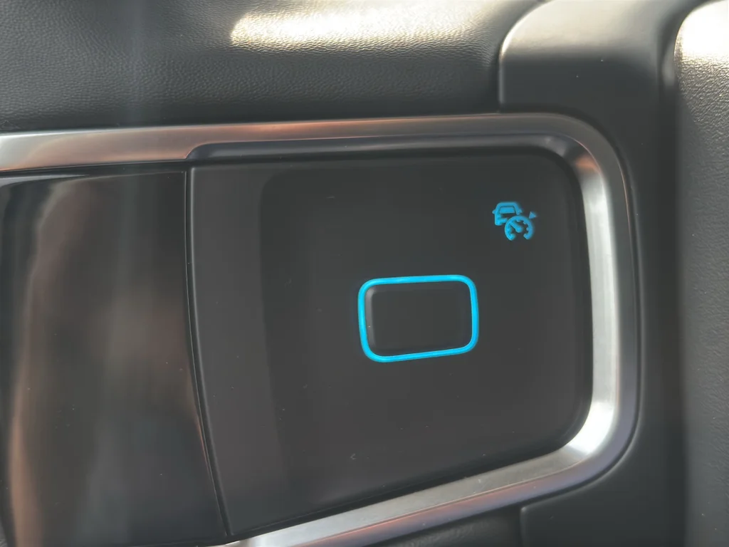 New 2026 Oxford White Ford MAX Active image 18