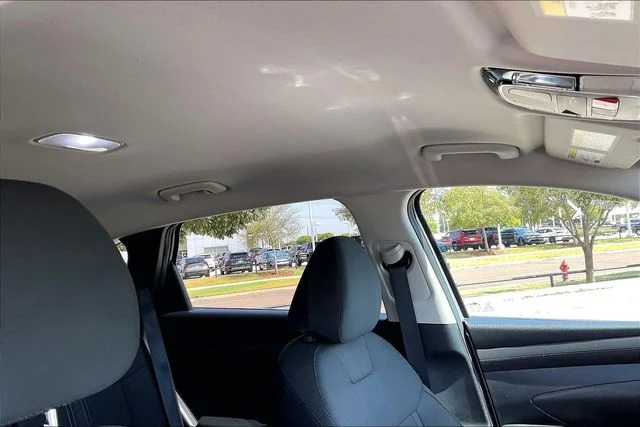 Used 2025 Silver Hyundai SEL image 19