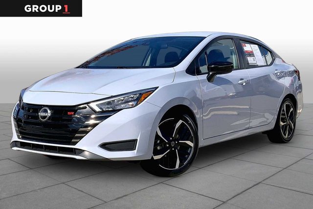 2025 Nissan Versa SR