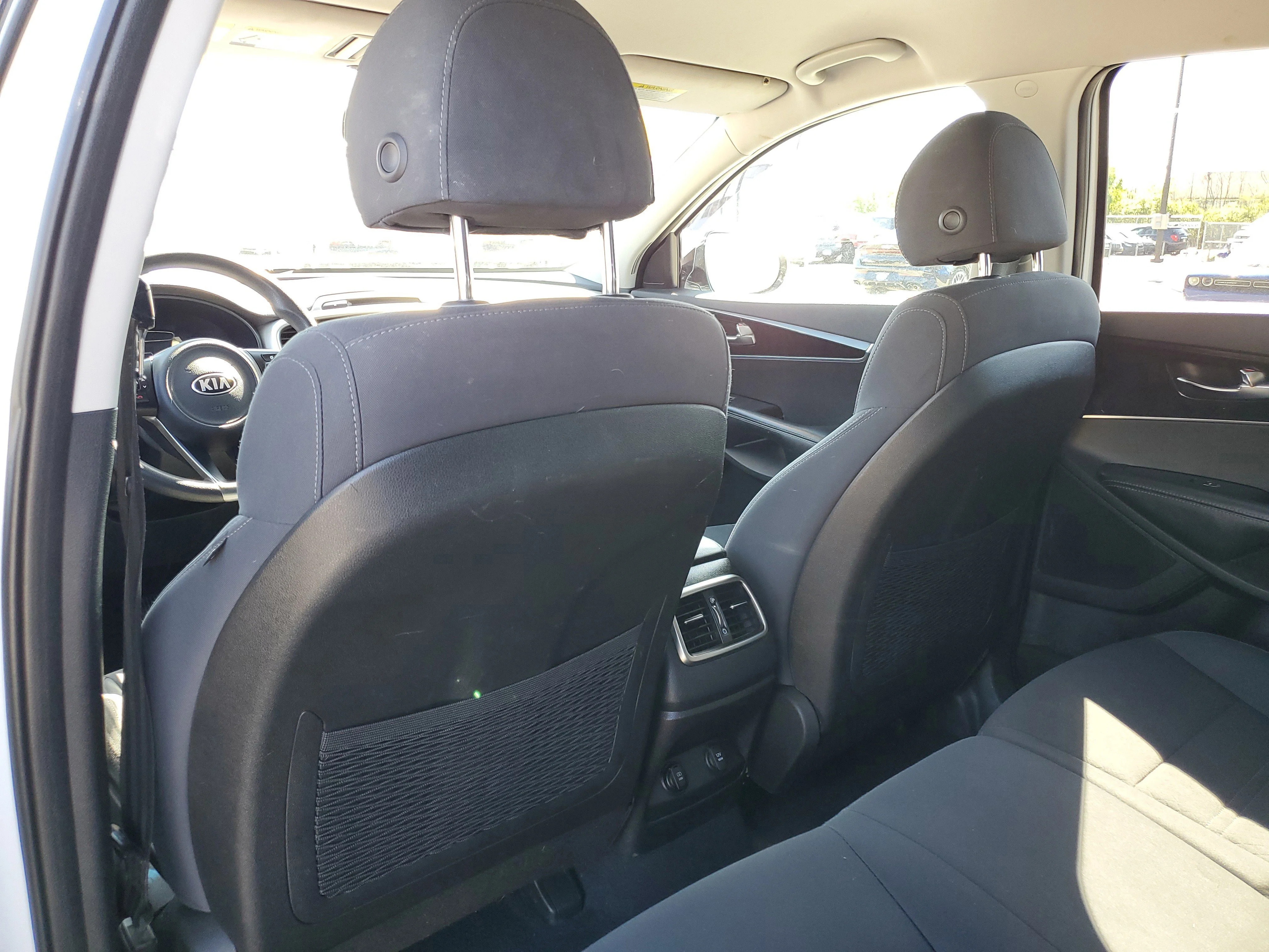Used 2018 Snow White Pearl Kia LX V6 image 15