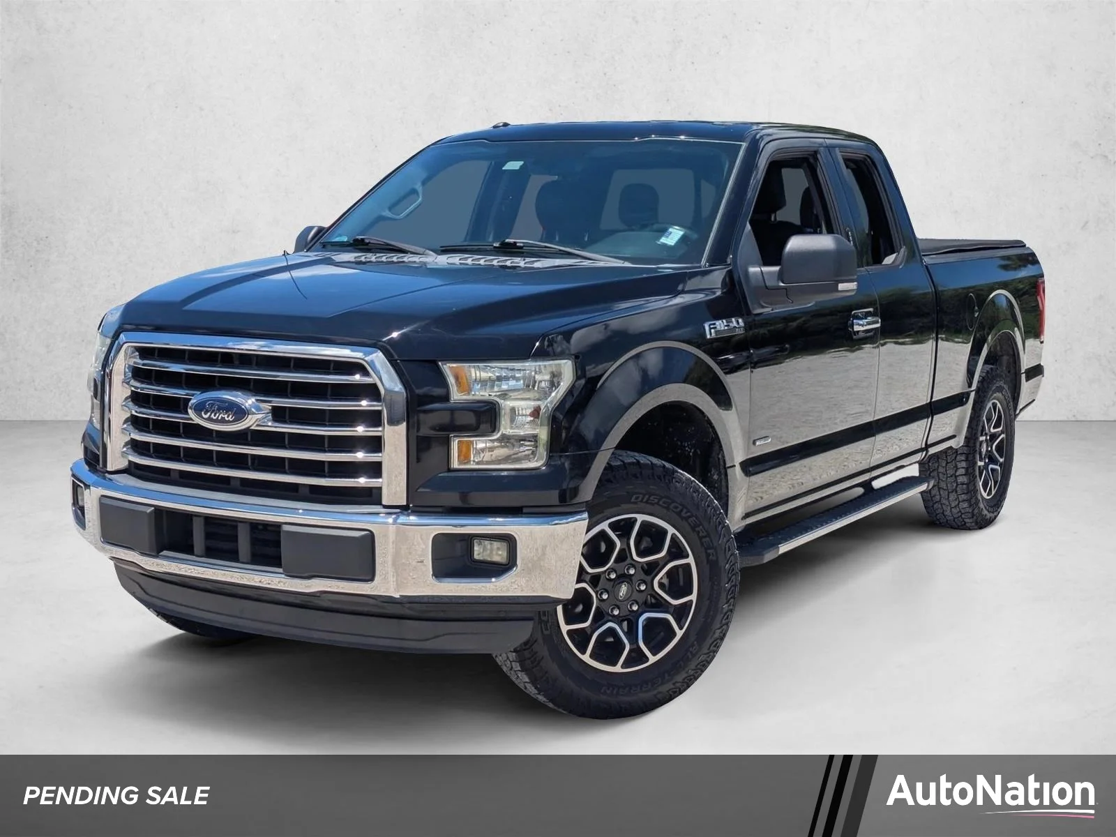 Used 2016 Shadow Black Ford XLT image 1