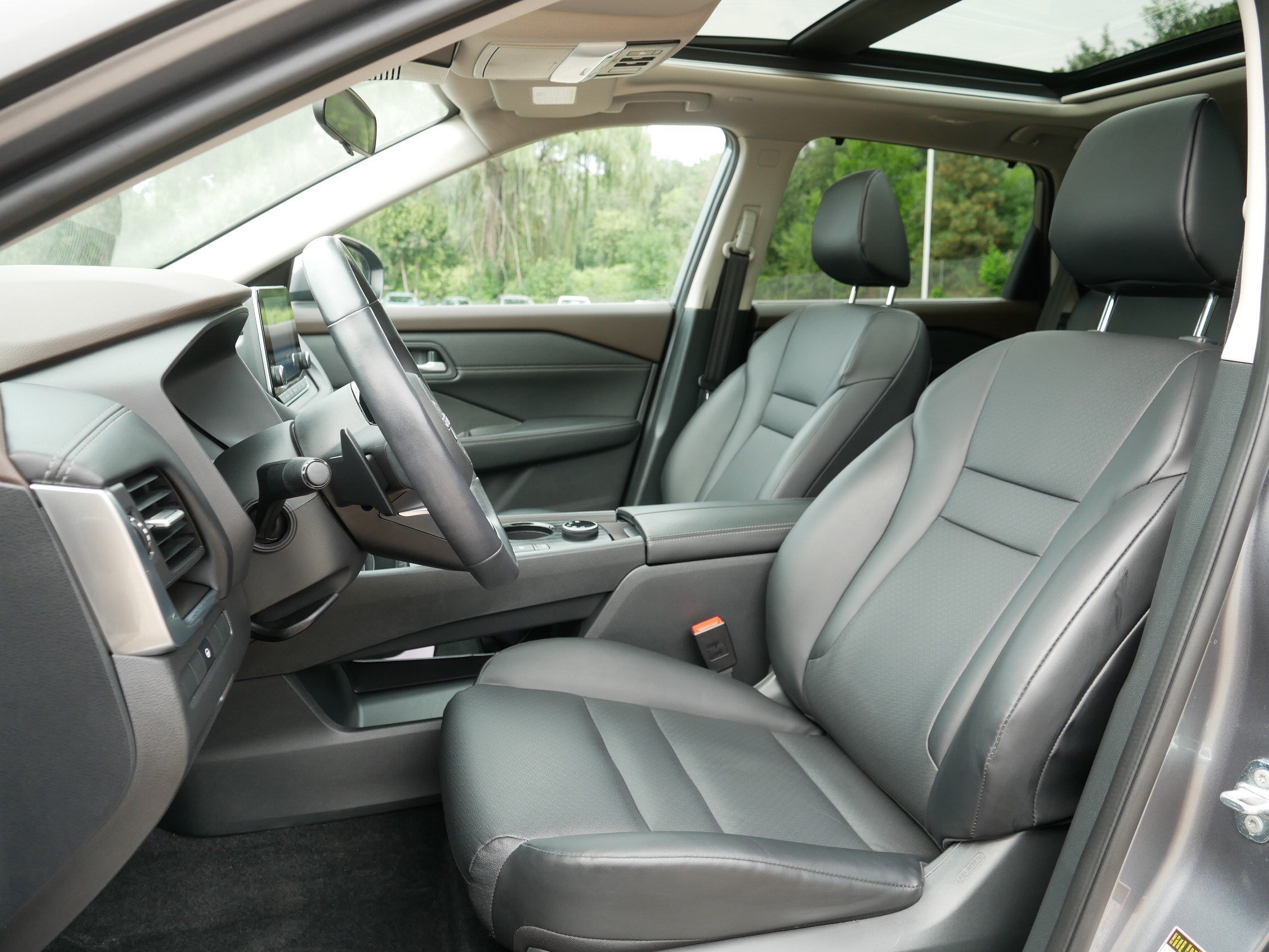 Used 2023 Gun Metallic Nissan SV image 35