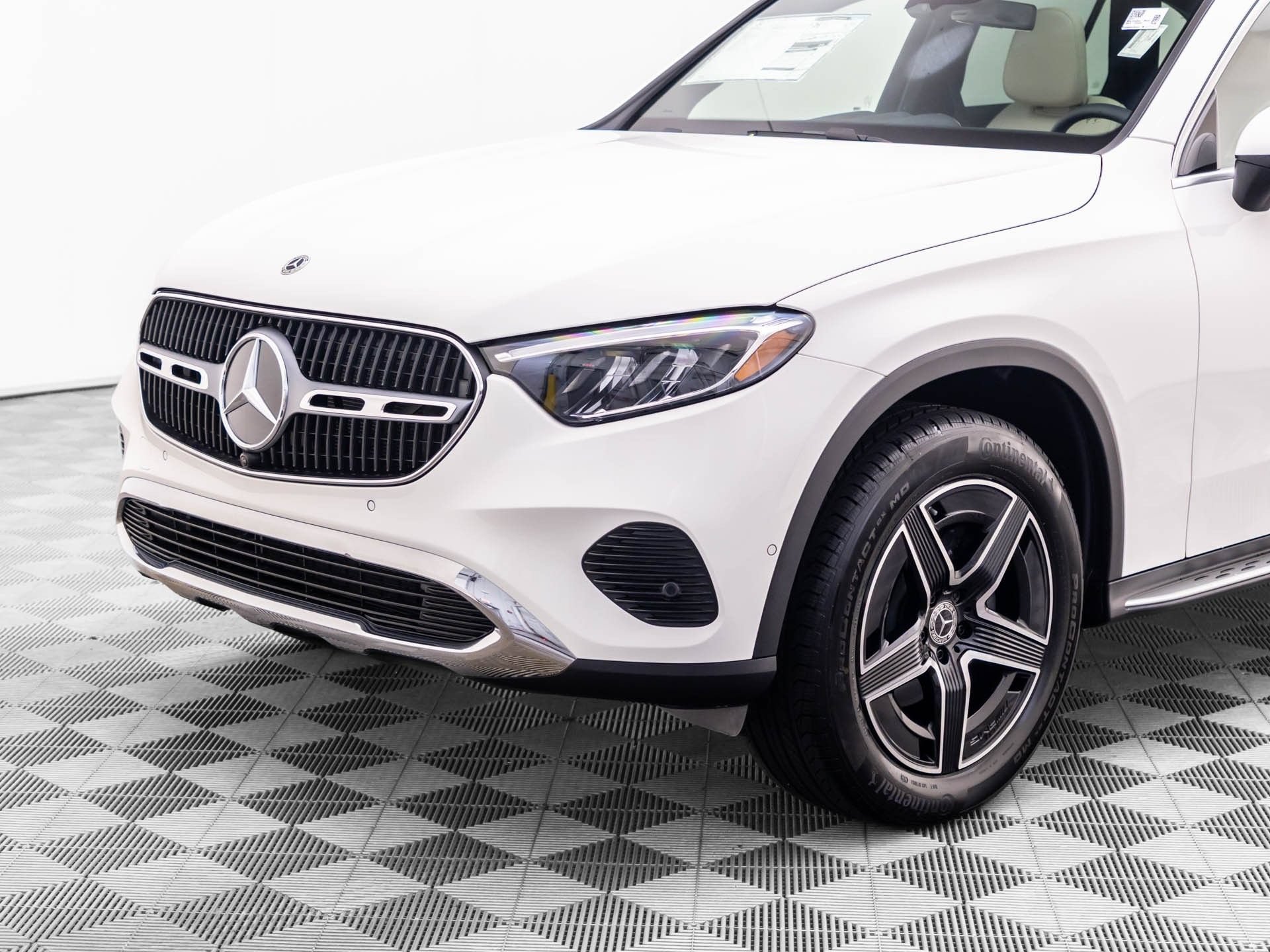 New 2027 Polar White Mercedes-Benz GLC 300 image 81