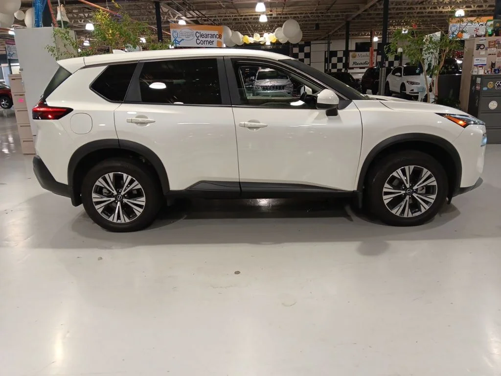 Used 2023 White Nissan SV image 11