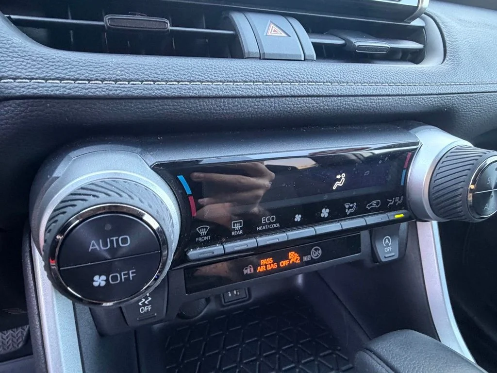 Used 2025 White Toyota XLE image 27