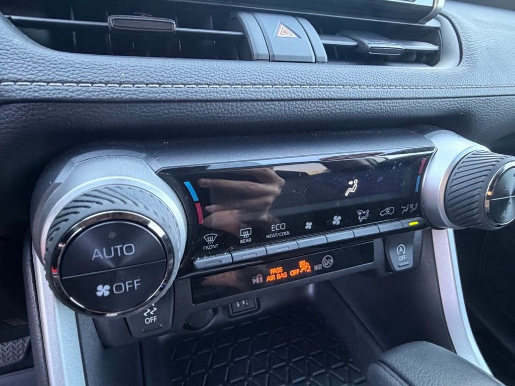 Used 2025 Ice Toyota XLE image 27