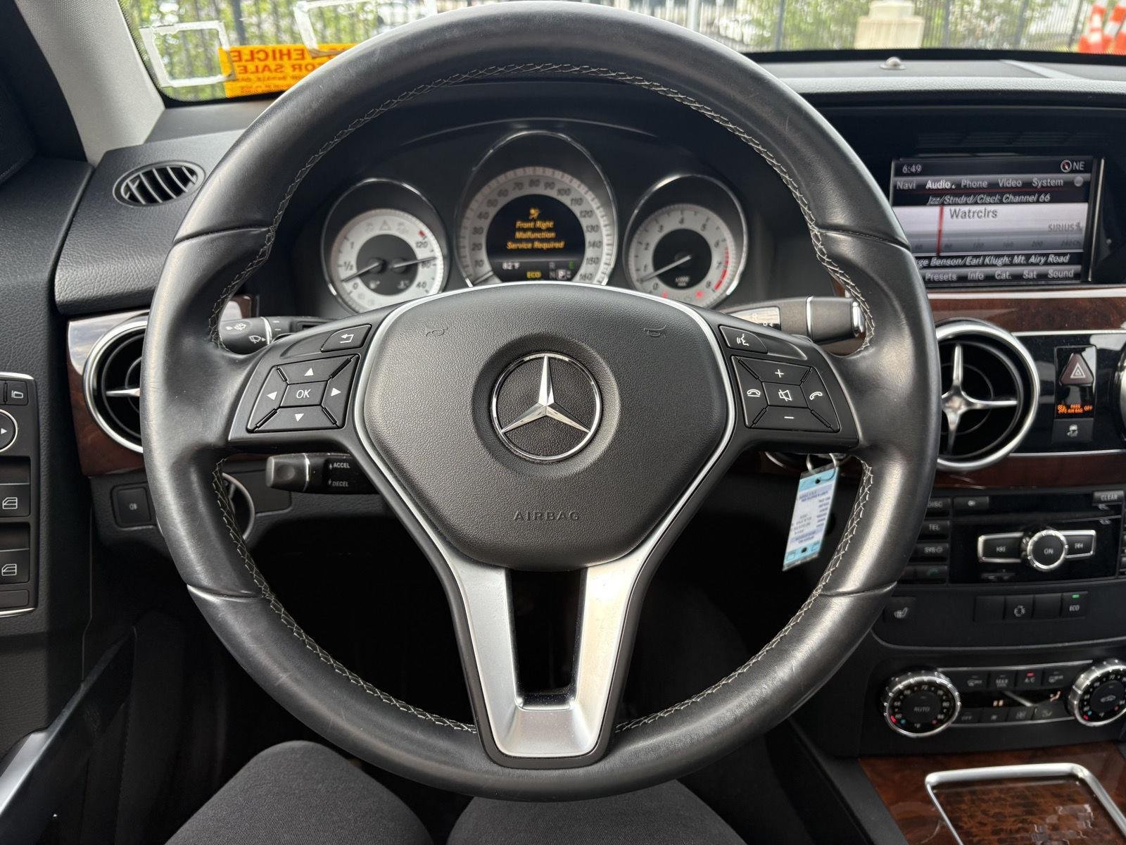 Used 2014  Mercedes-Benz GLK 350 image 10
