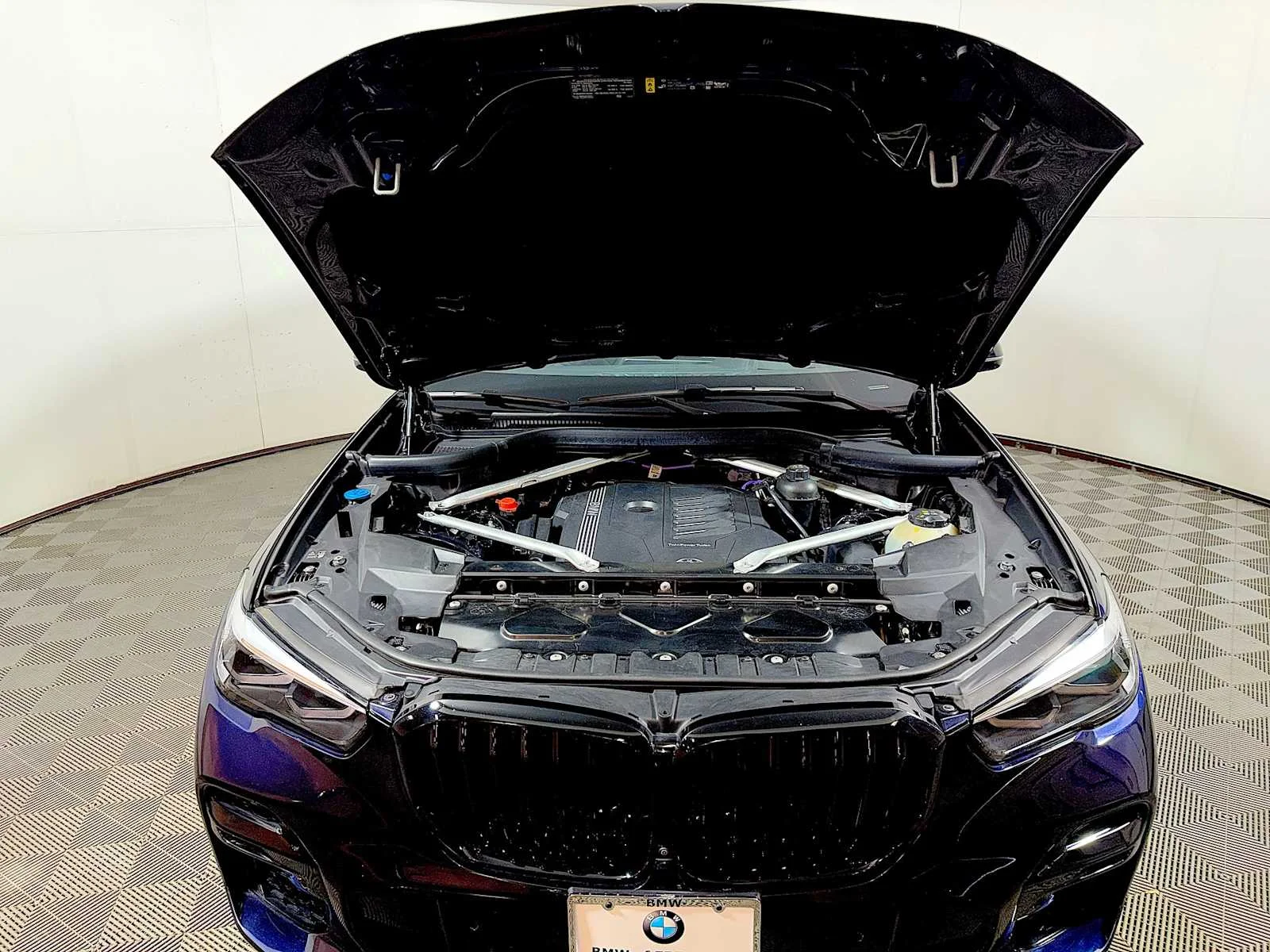 Certified Used 2023 Carbon Black Metallic BMW xDrive40i image 26