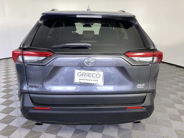 Used 2019 Gray Toyota XLE image 7
