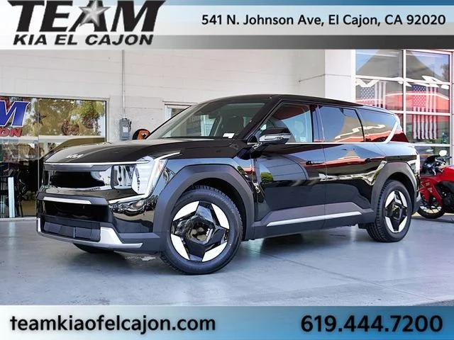 Used 2024 Black Kia Light Long Range image 2