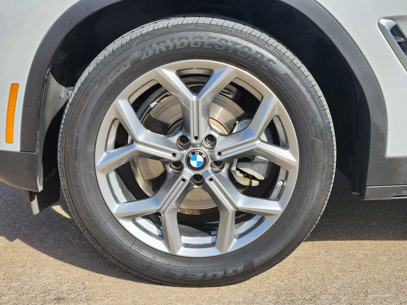 Certified Used 2024 Mineral White Metallic BMW sDrive30i image 7