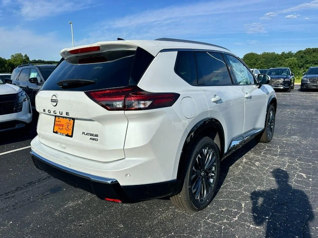 New 2026 White Nissan Platinum image 3