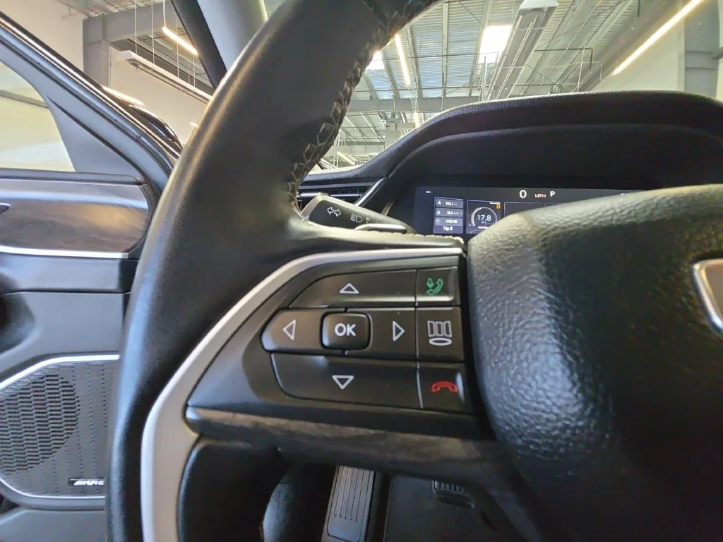 Used 2022 White Jeep Limited image 26
