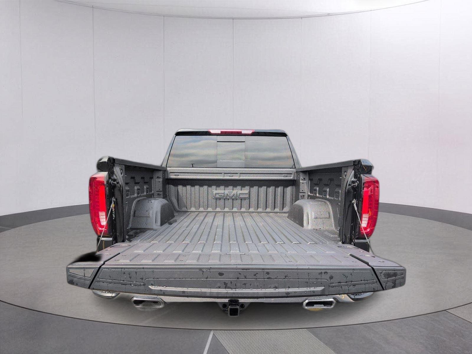 New 2026 Onyx Black GMC SLT image 5