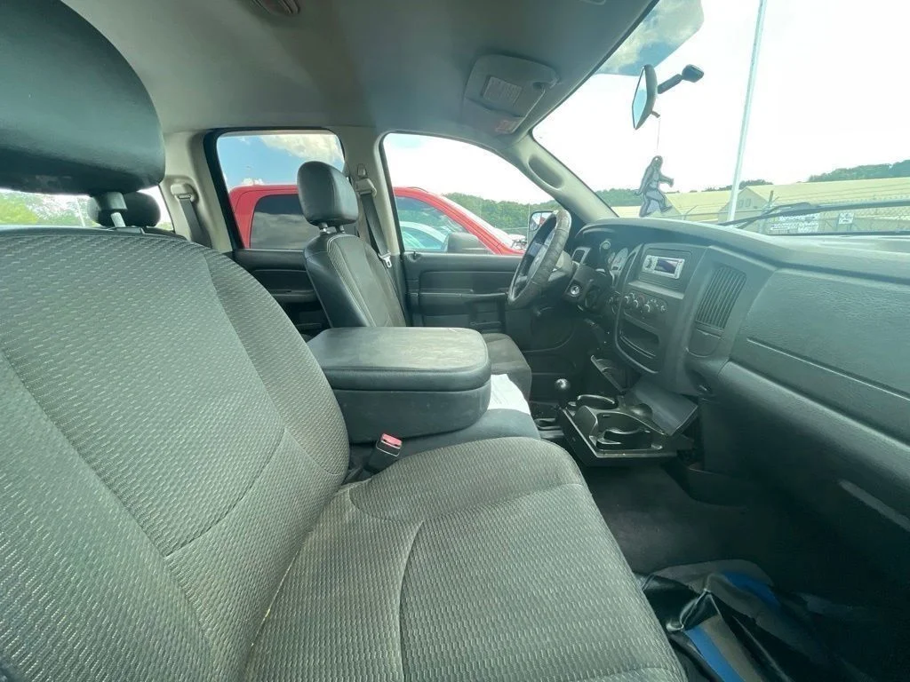 Used 2004 Blue Dodge SLT image 8