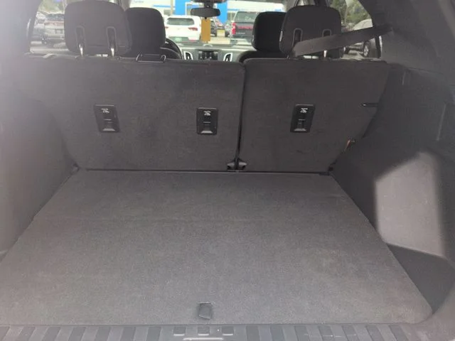 Used 2019 White Chevrolet LT image 27